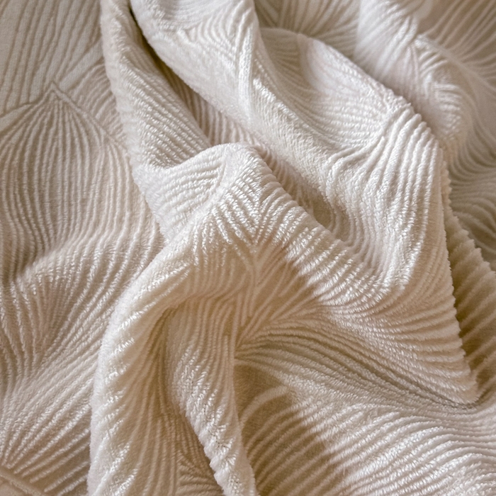 91家纺网 家纺一手货源 找家纺 锦铭源家纺 2025新款烂花75D全消光超柔樱花绒牛奶绒四件套拼角四件套【有买家秀】 叶影摇风-灰咖