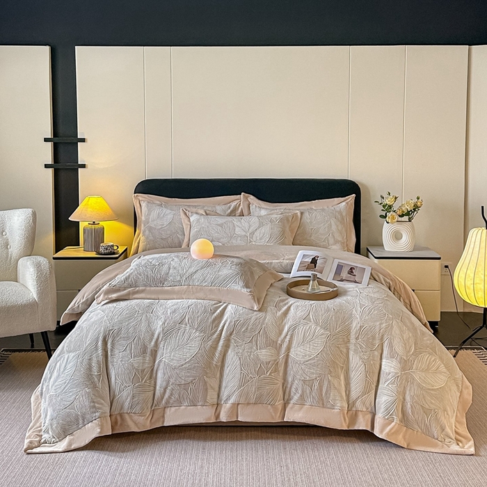 91家纺网 家纺一手货源 找家纺 锦铭源家纺 2025新款烂花75D全消光超柔樱花绒牛奶绒四件套拼角四件套【有买家秀】 叶影摇风-灰咖