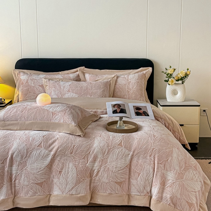 91家纺网 家纺一手货源 找家纺 锦铭源家纺 2025新款烂花75D全消光超柔樱花绒牛奶绒四件套拼角四件套【有买家秀】 叶影摇风-咖