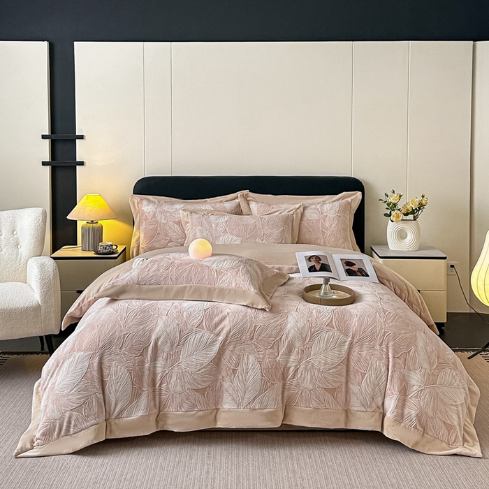 91家纺网 家纺一手货源 找家纺 锦铭源家纺 2025新款烂花75D全消光超柔樱花绒牛奶绒四件套拼角四件套【有买家秀】 叶影摇风-咖