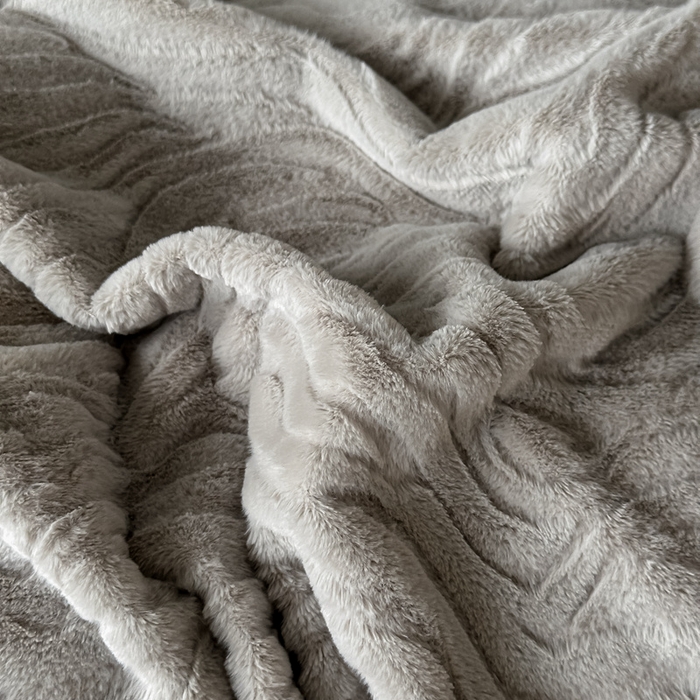 91家纺网 家纺一手货源 找家纺 锦铭源家纺 2025新款雪貂绒烂花75D全消光超柔樱花绒双拼角四件套牛奶绒四件套【有买家秀】 轻奢-雅灰