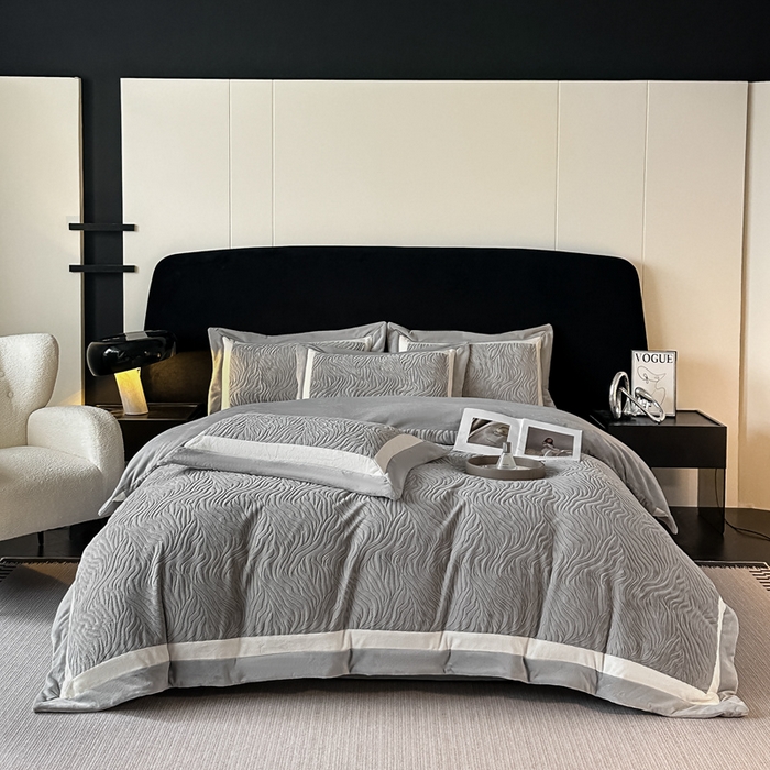 91家纺网 家纺一手货源 找家纺 锦铭源家纺 2025新款雪貂绒烂花75D全消光超柔樱花绒双拼角四件套牛奶绒四件套【有买家秀】 轻奢-雅灰