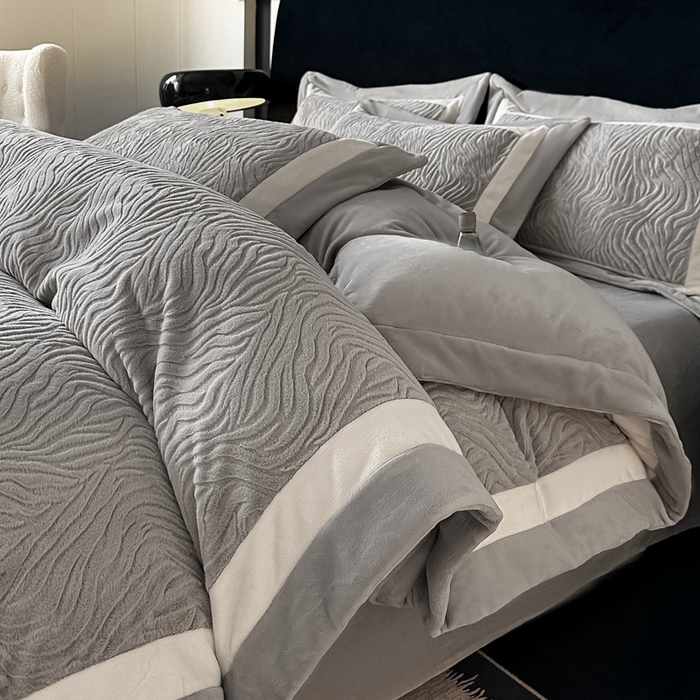 91家纺网 家纺一手货源 找家纺 锦铭源家纺 2025新款雪貂绒烂花75D全消光超柔樱花绒双拼角四件套牛奶绒四件套【有买家秀】 轻奢-雅灰