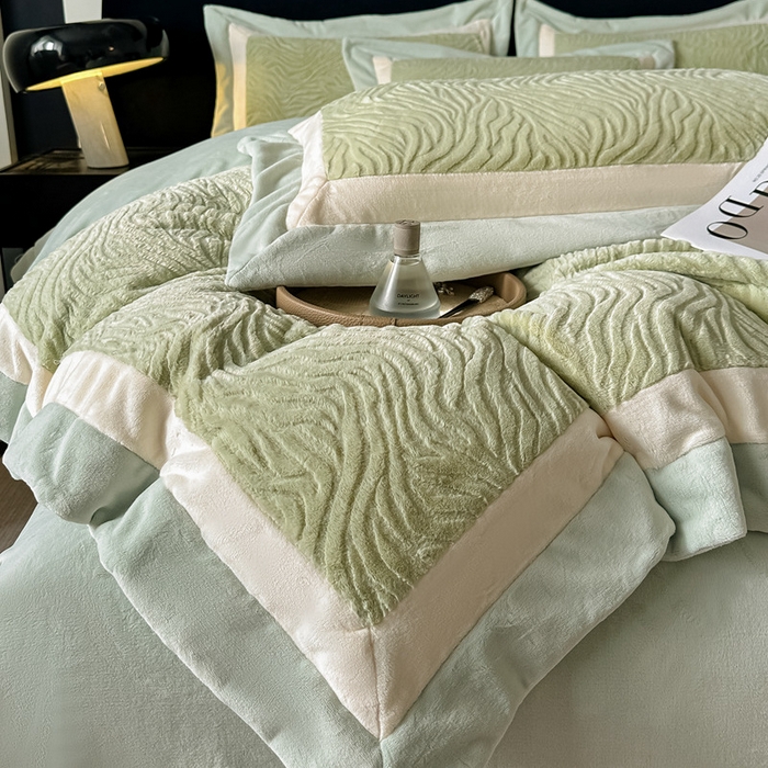 91家纺网 家纺一手货源 找家纺 锦铭源家纺 2025新款雪貂绒烂花75D全消光超柔樱花绒双拼角四件套牛奶绒四件套【有买家秀】 轻奢-浅绿