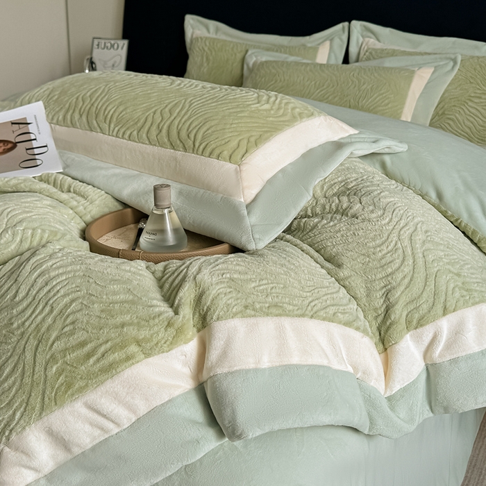 91家纺网 家纺一手货源 找家纺 锦铭源家纺 2025新款雪貂绒烂花75D全消光超柔樱花绒双拼角四件套牛奶绒四件套【有买家秀】 轻奢-浅绿