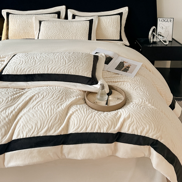 91家纺网 家纺一手货源 找家纺 锦铭源家纺 2025新款雪貂绒烂花75D全消光超柔樱花绒双拼角四件套牛奶绒四件套【有买家秀】 轻奢-奶白