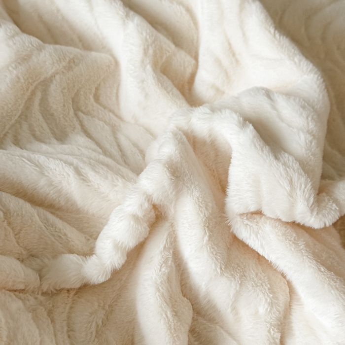 91家纺网 家纺一手货源 找家纺 锦铭源家纺 2025新款雪貂绒烂花75D全消光超柔樱花绒双拼角四件套牛奶绒四件套【有买家秀】 轻奢-奶白