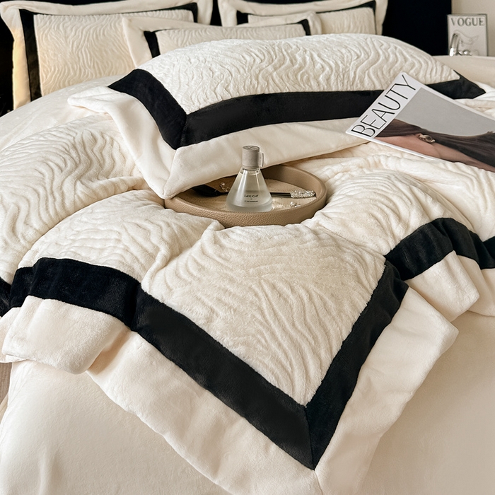 91家纺网 家纺一手货源 找家纺 锦铭源家纺 2025新款雪貂绒烂花75D全消光超柔樱花绒双拼角四件套牛奶绒四件套【有买家秀】 轻奢-奶白