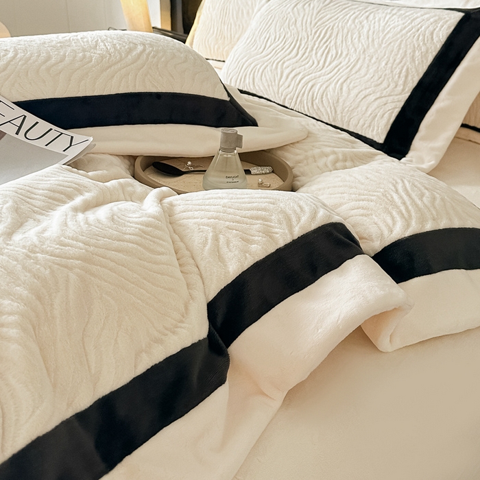 91家纺网 家纺一手货源 找家纺 锦铭源家纺 2025新款雪貂绒烂花75D全消光超柔樱花绒双拼角四件套牛奶绒四件套【有买家秀】 轻奢-奶白