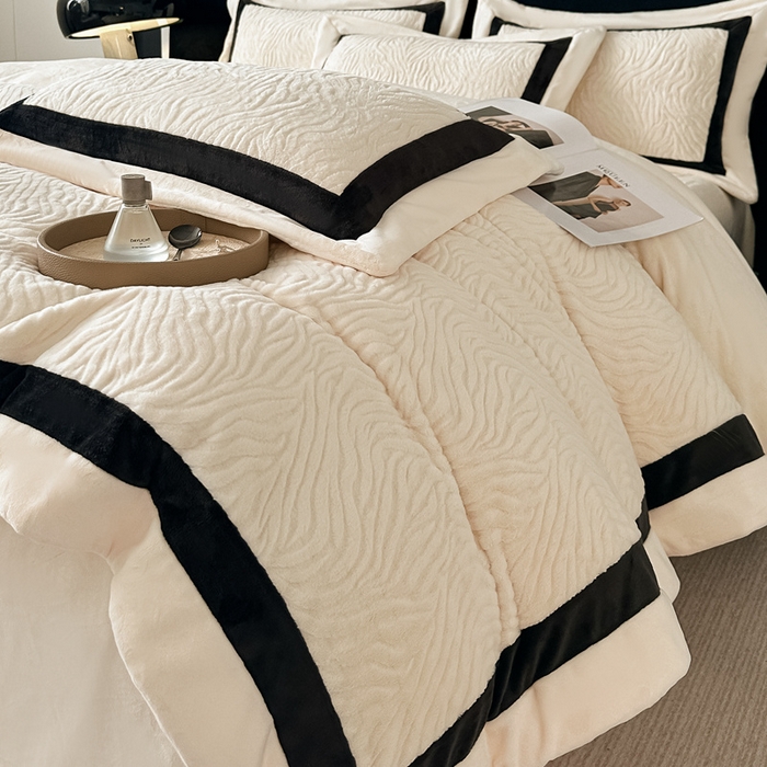 91家纺网 家纺一手货源 找家纺 锦铭源家纺 2025新款雪貂绒烂花75D全消光超柔樱花绒双拼角四件套牛奶绒四件套【有买家秀】 轻奢-奶白