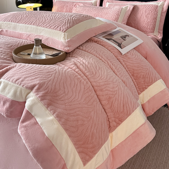 91家纺网 家纺一手货源 找家纺 锦铭源家纺 2025新款雪貂绒烂花75D全消光超柔樱花绒双拼角四件套牛奶绒四件套【有买家秀】 轻奢-粉