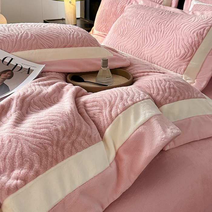 91家纺网 家纺一手货源 找家纺 锦铭源家纺 2025新款雪貂绒烂花75D全消光超柔樱花绒双拼角四件套牛奶绒四件套【有买家秀】 轻奢-粉