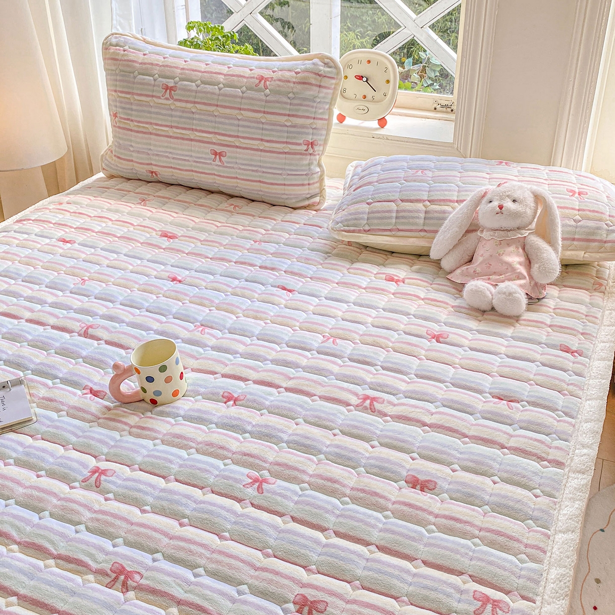 91家纺网 家纺一手货源 找家纺 眠势力 2025新款牛奶绒床垫加绒床褥子秋冬保暖珊瑚绒夹棉床护垫 彩虹旋律