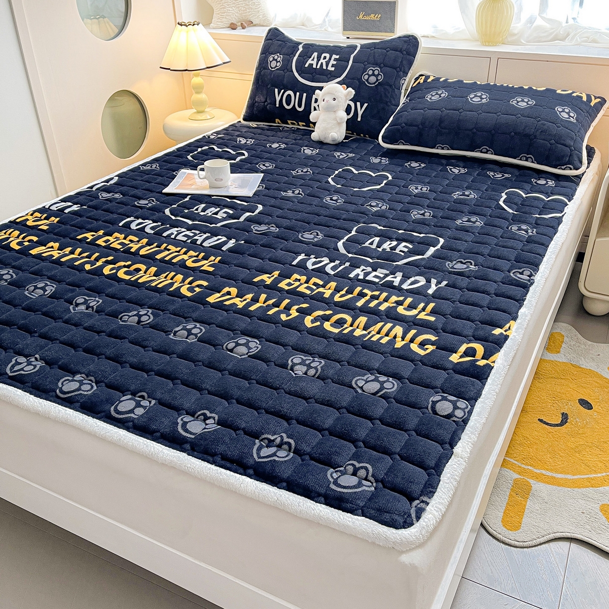 91家纺网 家纺一手货源 找家纺 眠势力 2025新款牛奶绒床垫加绒床褥子秋冬保暖珊瑚绒夹棉床护垫 潮小熊