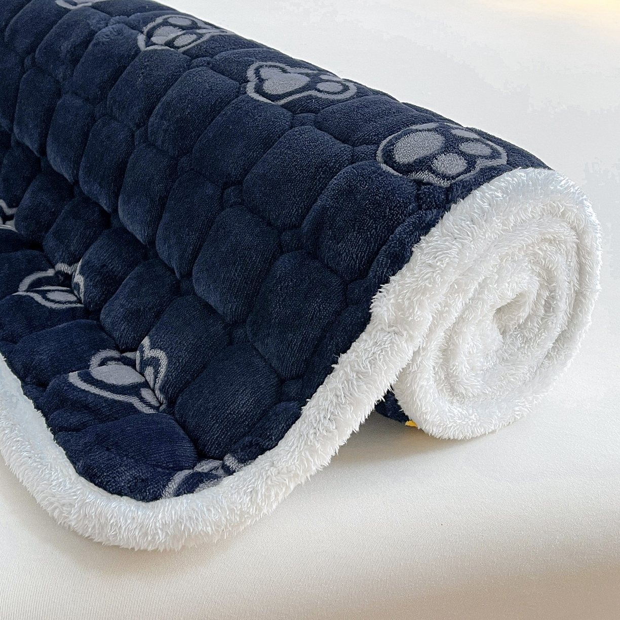 91家纺网 家纺一手货源 找家纺 眠势力 2025新款牛奶绒床垫加绒床褥子秋冬保暖珊瑚绒夹棉床护垫 潮小熊