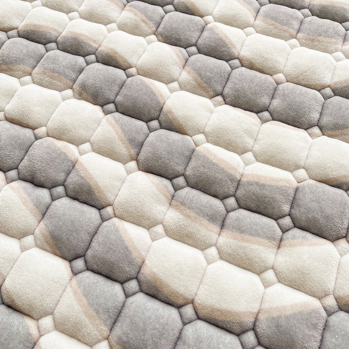 91家纺网 家纺一手货源 找家纺 眠势力 2025新款牛奶绒床垫加绒床褥子秋冬保暖珊瑚绒夹棉床护垫 乘风破浪