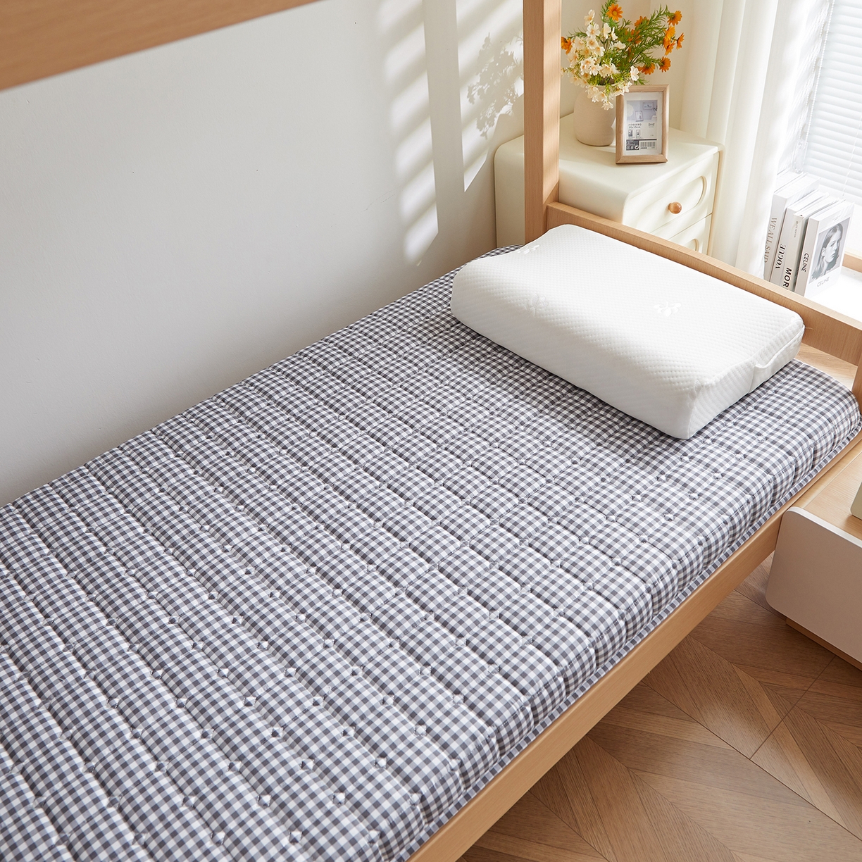 91家纺网 家纺一手货源 找家纺 （总）缦吉 2025新款密格新疆棉花抗压棉学生款床垫