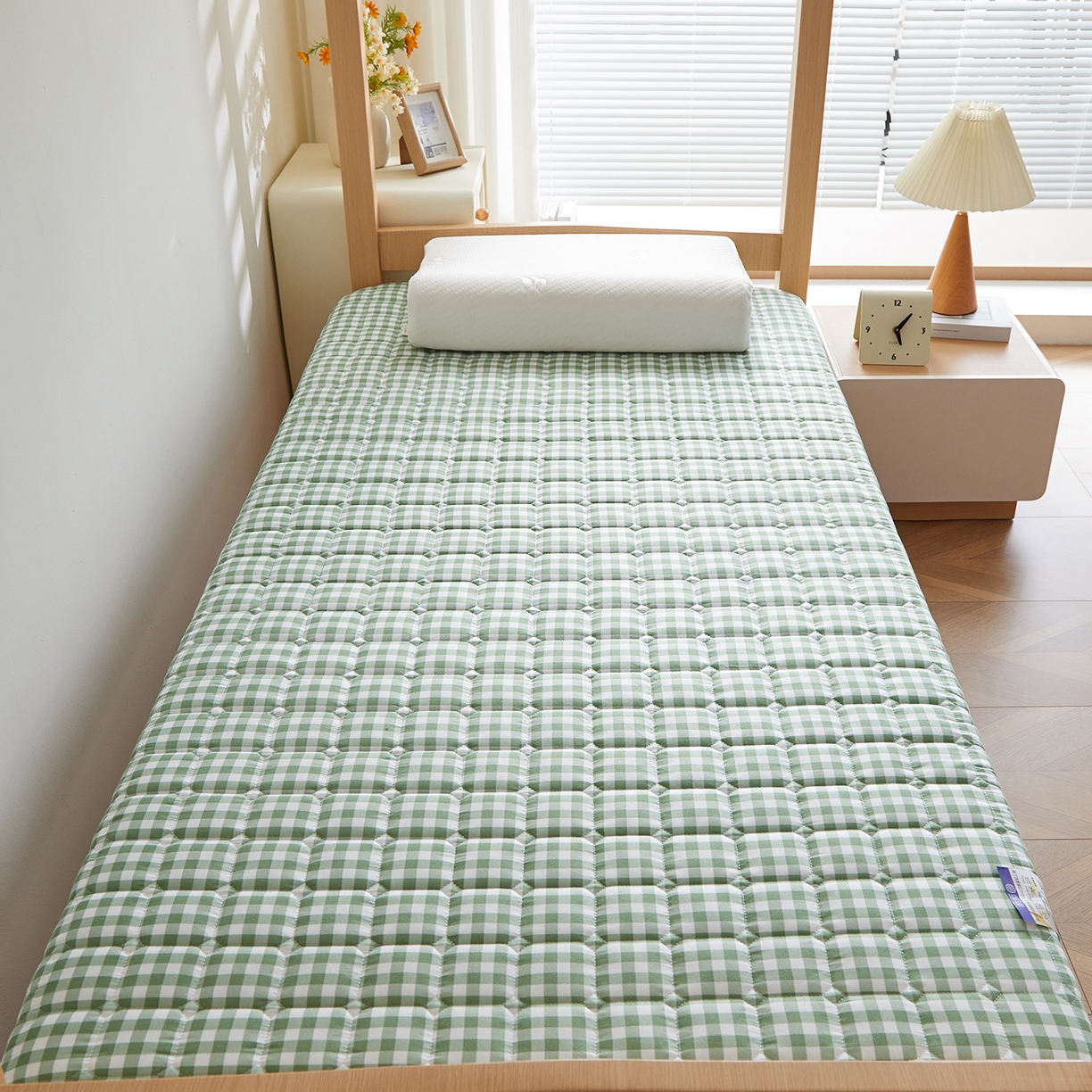 91家纺网 家纺一手货源 找家纺 缦吉 2025新款密格新疆棉花抗压棉学生款床垫 绿小格