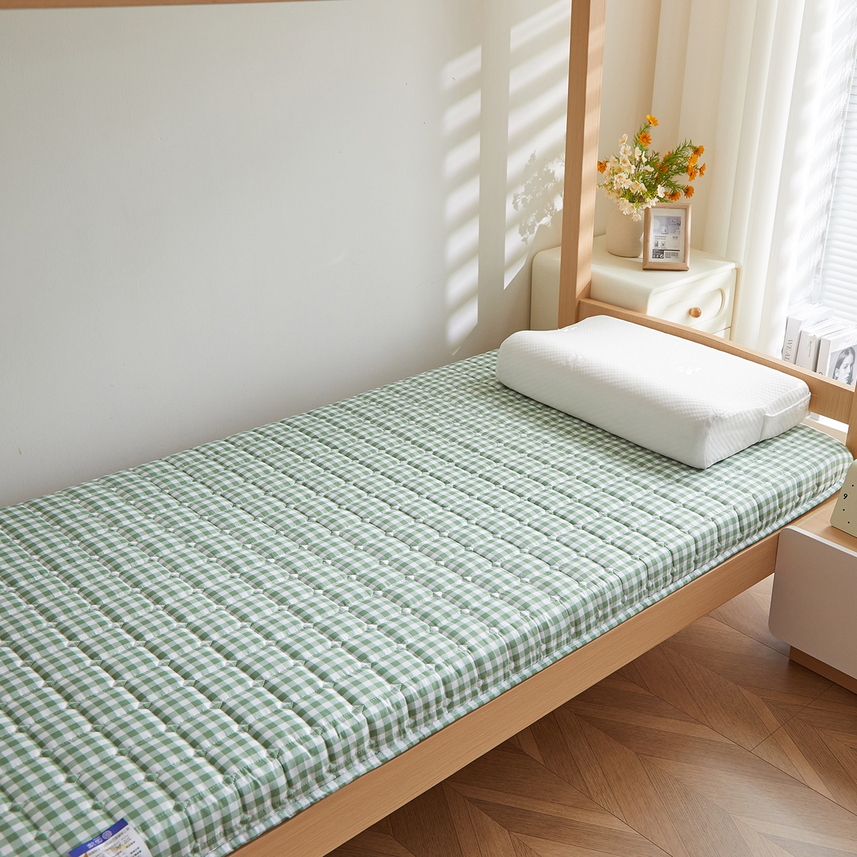 91家纺网 家纺一手货源 找家纺 缦吉 2025新款密格新疆棉花抗压棉学生款床垫 绿小格