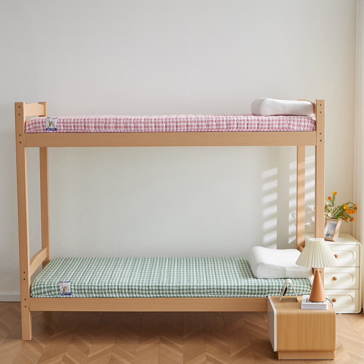 91家纺网 家纺一手货源 找家纺 缦吉 2025新款密格新疆棉花抗压棉学生款床垫 绿小格