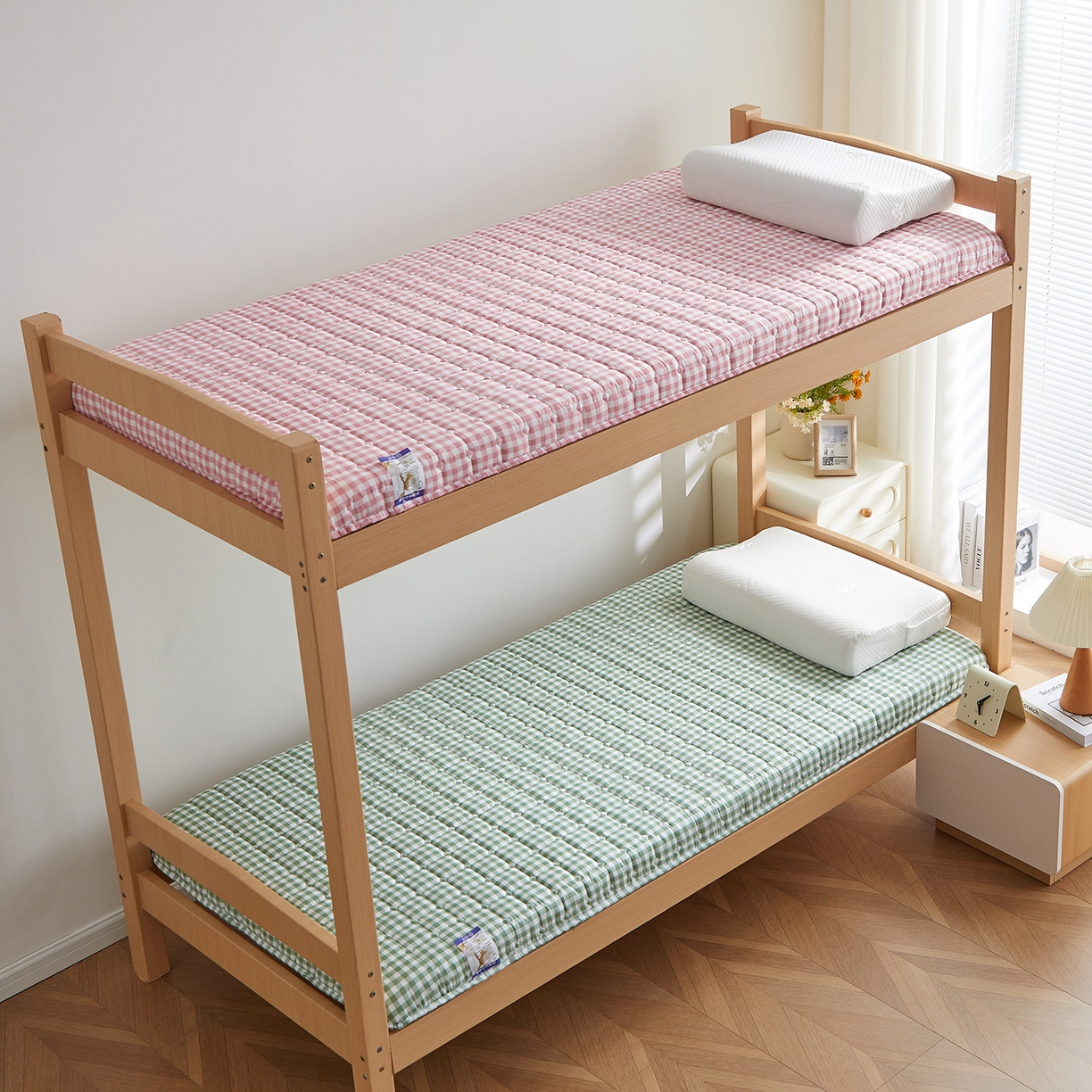 91家纺网 家纺一手货源 找家纺 缦吉 2025新款密格新疆棉花抗压棉学生款床垫 绿小格