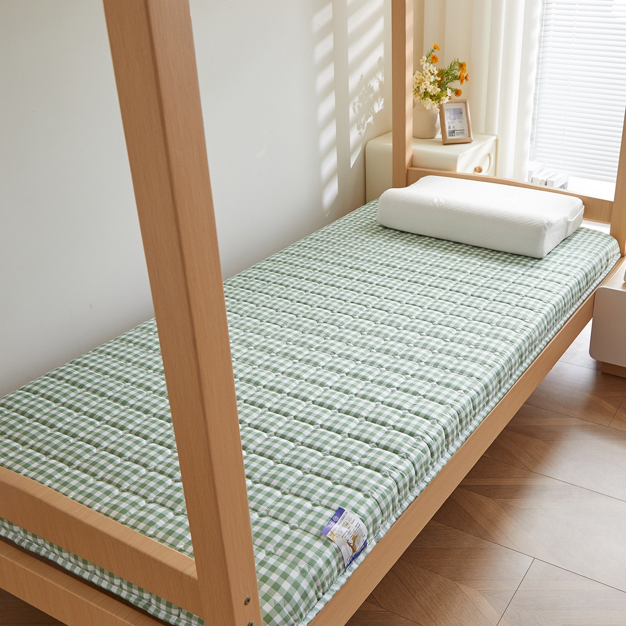 91家纺网 家纺一手货源 找家纺 缦吉 2025新款密格新疆棉花抗压棉学生款床垫 绿小格