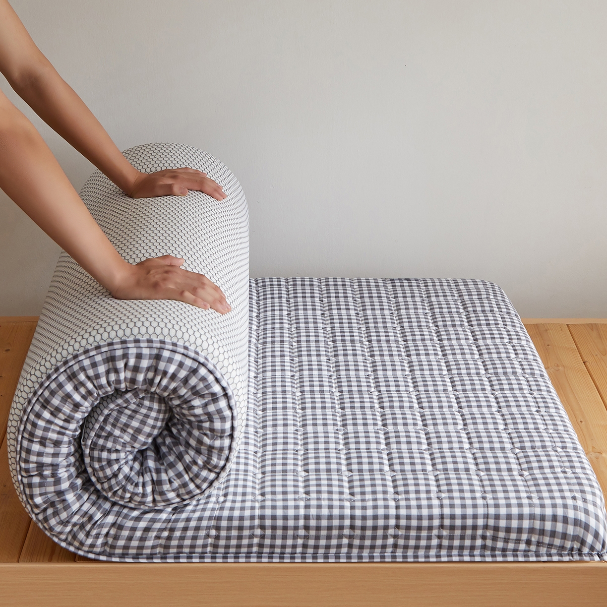 缦吉 2025新款密格新疆棉花抗压棉学生款床垫 黑小格