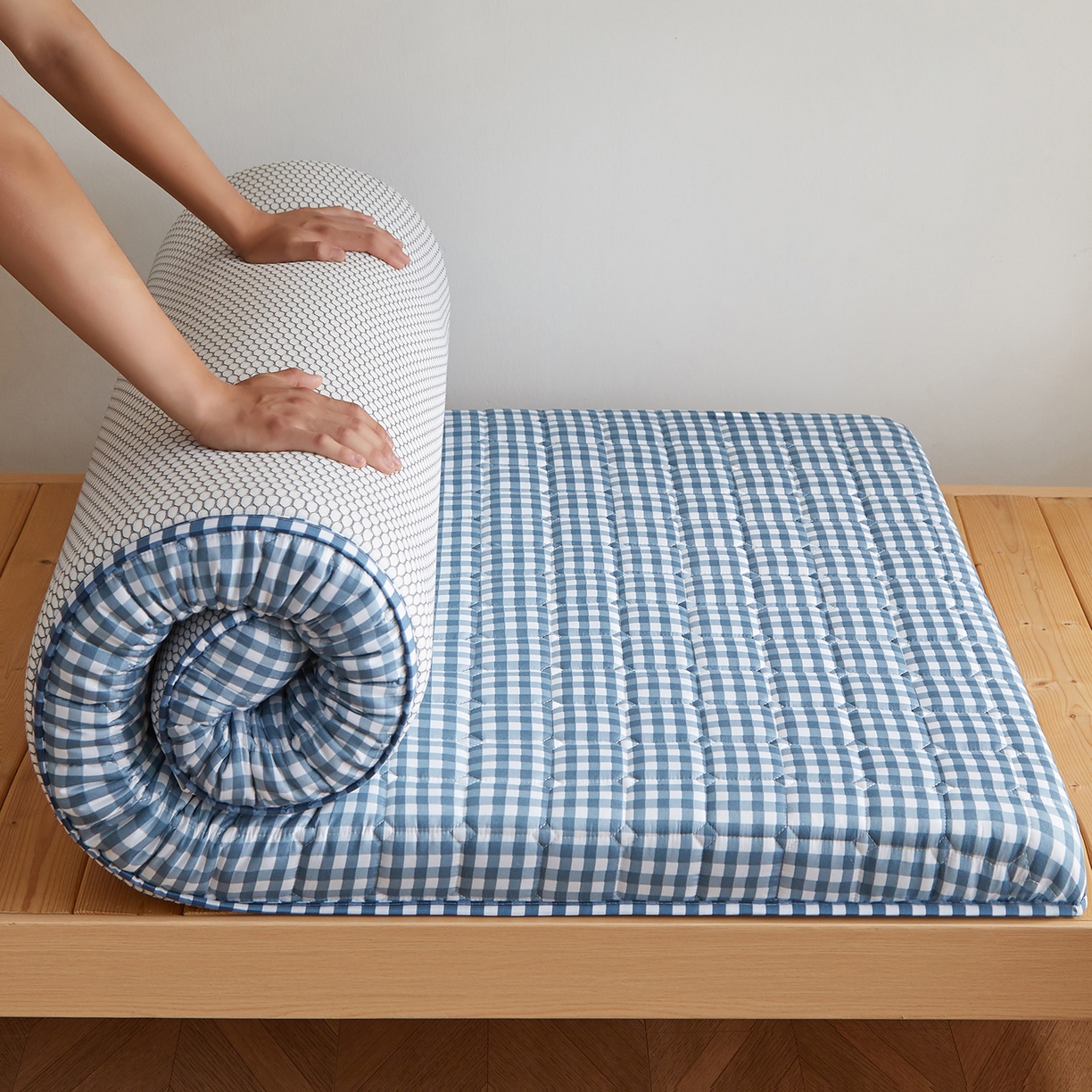 缦吉 2025新款密格新疆棉花抗压棉学生款床垫 蓝小格