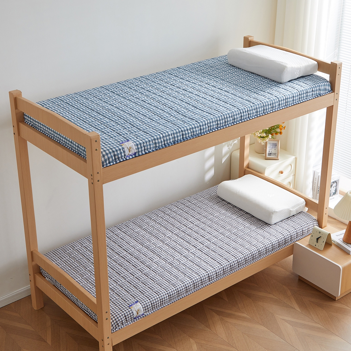 91家纺网 家纺一手货源 找家纺 缦吉 2025新款密格新疆棉花抗压棉学生款床垫 黑小格