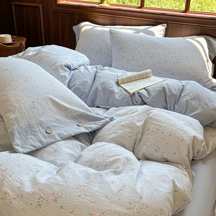 91家纺网 家纺一手货源 找家纺 爱彼家纺 2025新款亲肤舒适原麻亚麻水洗棉四件套-纽扣款 蓝雾漫枝