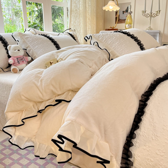 91家纺网 家纺一手货源 找家纺 艺玲 2023新款韩版澳绒床裙四件套 邂逅花海