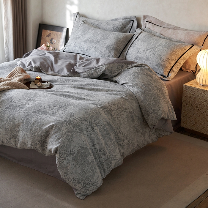 91家纺网 家纺一手货源 找家纺 宜代光年 2025新款水洗三层纱色织大提花四件套（织带枕套） 神秘塔罗 灰