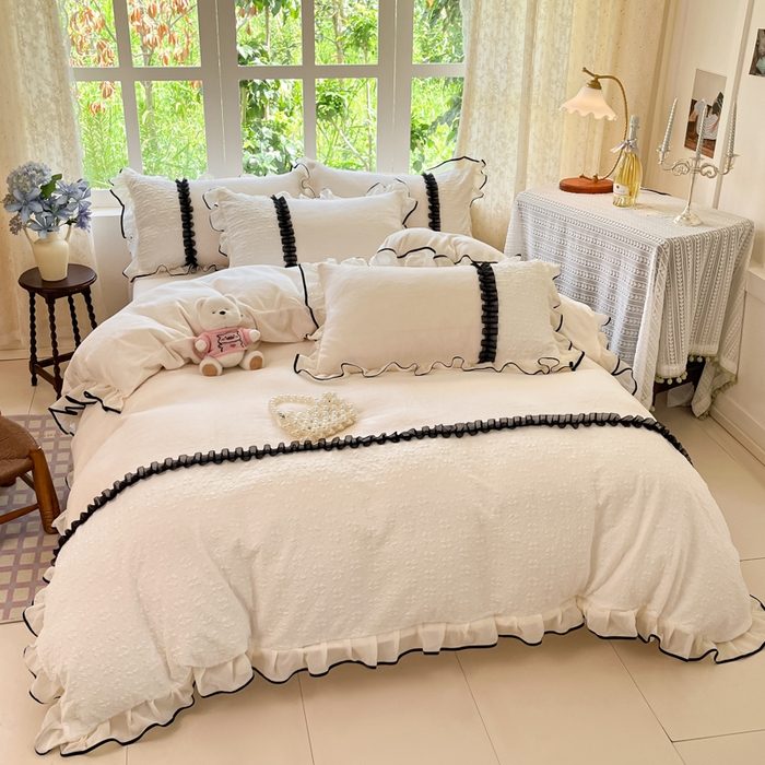 91家纺网 家纺一手货源 找家纺 艺玲家纺 2025新款牛奶绒韩版蕾丝四件套-花香梦境绒 花香梦境绒-白色