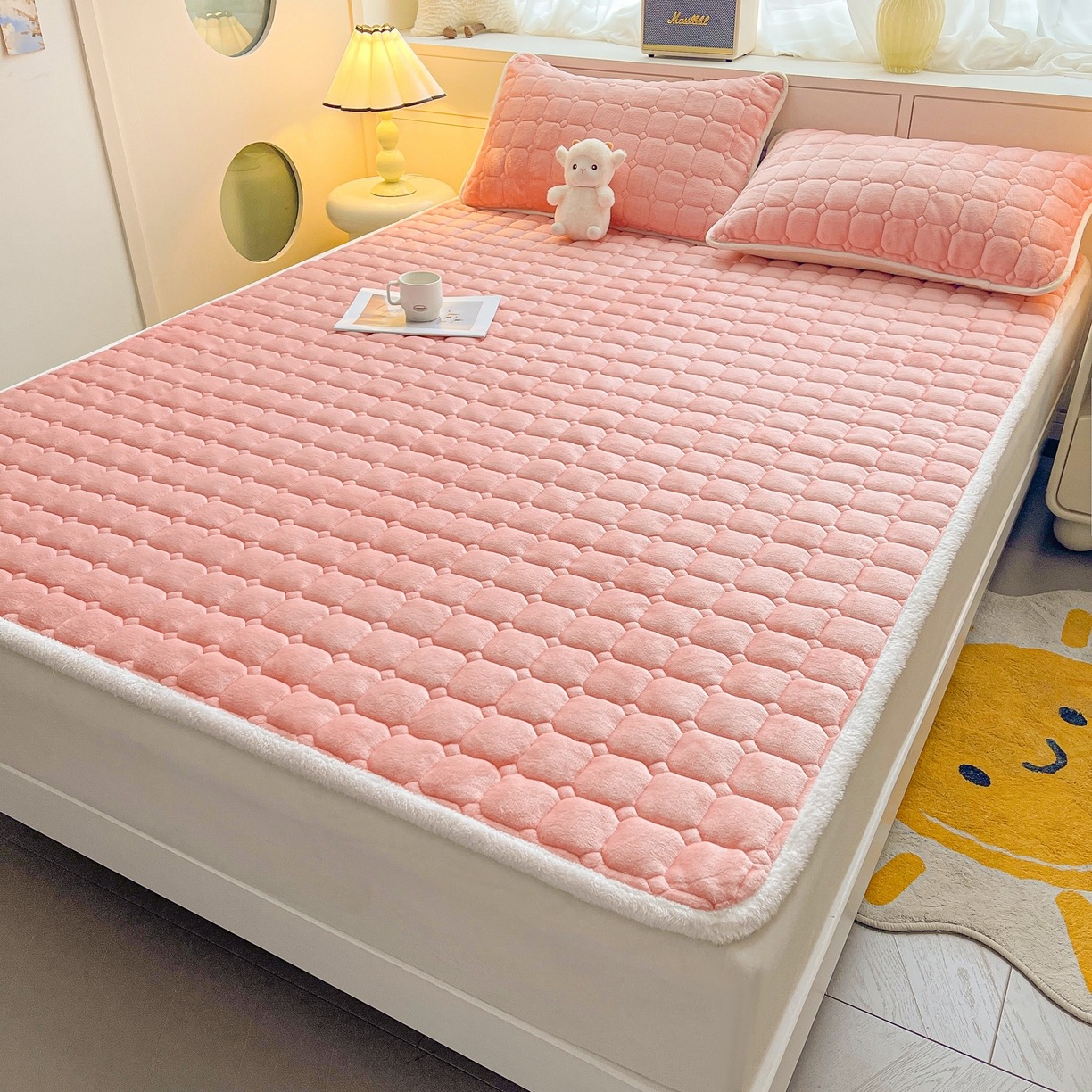 91家纺网 家纺一手货源 找家纺 眠势力 2025新款牛奶绒床垫加绒床褥子秋冬保暖珊瑚绒夹棉床护垫 粉玉