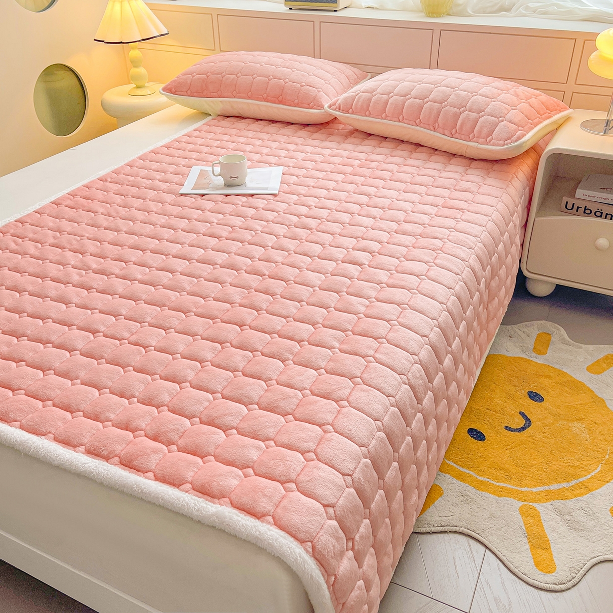 91家纺网 家纺一手货源 找家纺 眠势力 2025新款牛奶绒床垫加绒床褥子秋冬保暖珊瑚绒夹棉床护垫 粉玉