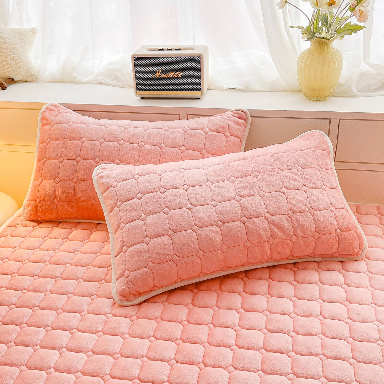 91家纺网 家纺一手货源 找家纺 眠势力 2025新款牛奶绒床垫加绒床褥子秋冬保暖珊瑚绒夹棉床护垫 粉玉