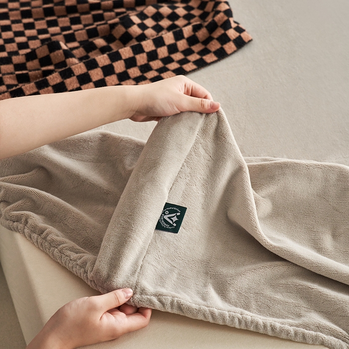 91家纺网 家纺一手货源 找家纺 千朵森 2025新款全消光牛奶绒床笠单床笠单品床笠单件床笠-芙妮 芙妮-苏木浅灰