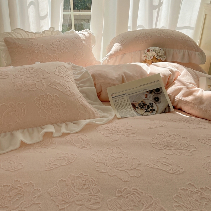 91家纺网 家纺一手货源 找家纺 （总）六巷胡同 2025新款韩版知画牡丹A类牛奶绒花边款四件套