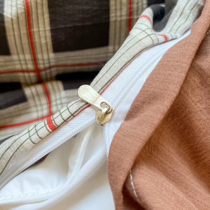 91家纺网 家纺一手货源 找家纺 爱彼家纺 2025新款亲肤舒适原麻亚麻水洗棉四件套-纽扣款 素简格