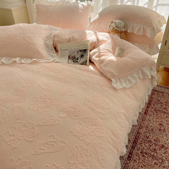 91家纺网 家纺一手货源 找家纺 （总）六巷胡同 2025新款韩版知画牡丹A类牛奶绒花边款四件套