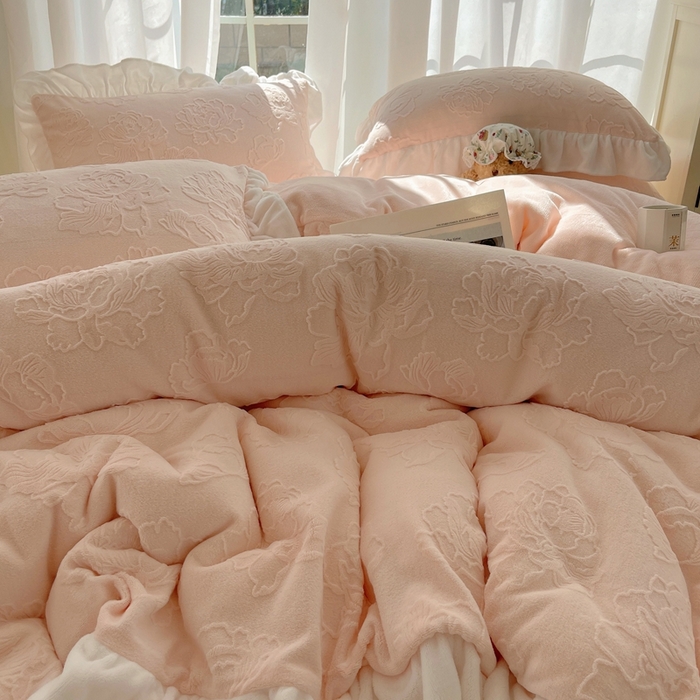 91家纺网 家纺一手货源 找家纺 （总）六巷胡同 2025新款韩版知画牡丹A类牛奶绒花边款四件套