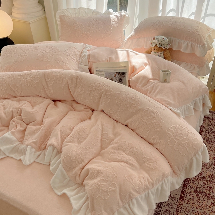 91家纺网 家纺一手货源 找家纺 （总）六巷胡同 2025新款韩版知画牡丹A类牛奶绒花边款四件套