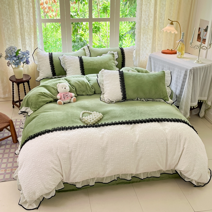 91家纺网 家纺一手货源 找家纺 艺玲家纺 2025新款牛奶绒韩版蕾丝四件套-花香梦境绒 花香梦境绒-绿色