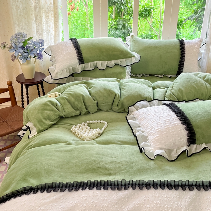 91家纺网 家纺一手货源 找家纺 艺玲家纺 2025新款牛奶绒韩版蕾丝四件套-花香梦境绒 花香梦境绒-绿色