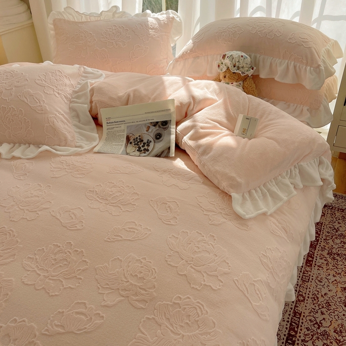 91家纺网 家纺一手货源 找家纺 六巷胡同 2025新款韩版知画牡丹A类牛奶绒花边款四件套 知画牡丹-粉