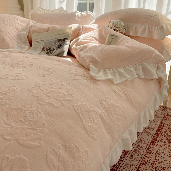 91家纺网 家纺一手货源 找家纺 六巷胡同 2025新款韩版知画牡丹A类牛奶绒花边款四件套 知画牡丹-粉