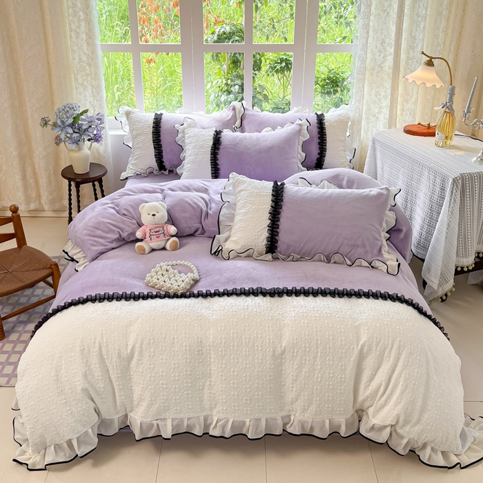 91家纺网 家纺一手货源 找家纺 艺玲家纺 2025新款牛奶绒韩版蕾丝四件套-花香梦境绒 花香梦境绒-浅紫