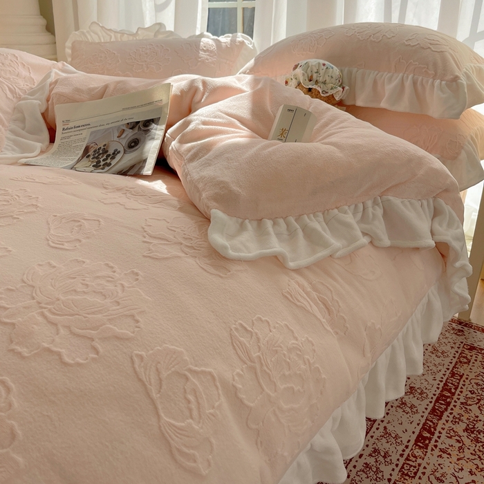 91家纺网 家纺一手货源 找家纺 六巷胡同 2025新款韩版知画牡丹A类牛奶绒花边款四件套 知画牡丹-粉