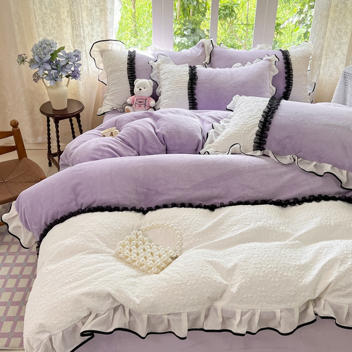 91家纺网 家纺一手货源 找家纺 艺玲家纺 2025新款牛奶绒韩版蕾丝四件套-花香梦境绒 花香梦境绒-浅紫