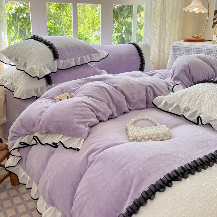 91家纺网 家纺一手货源 找家纺 艺玲家纺 2025新款牛奶绒韩版蕾丝四件套-花香梦境绒 花香梦境绒-浅紫